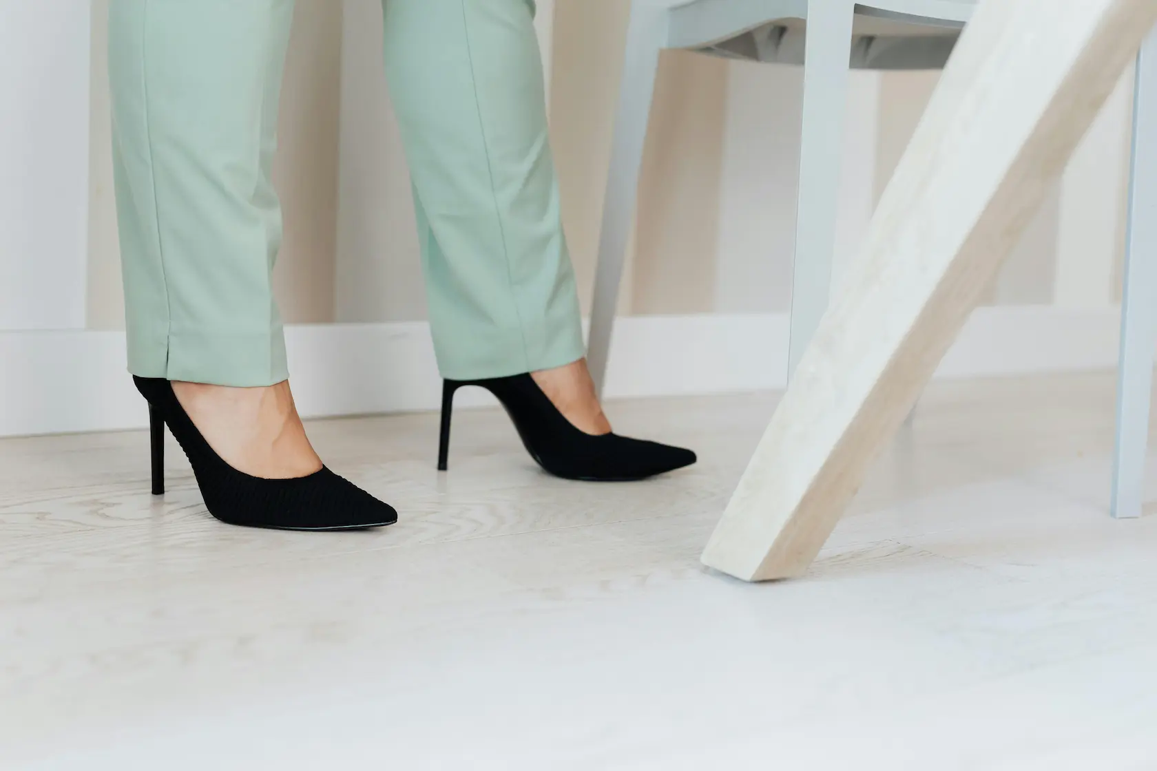 Scarpin feminino para reuniões de negócios