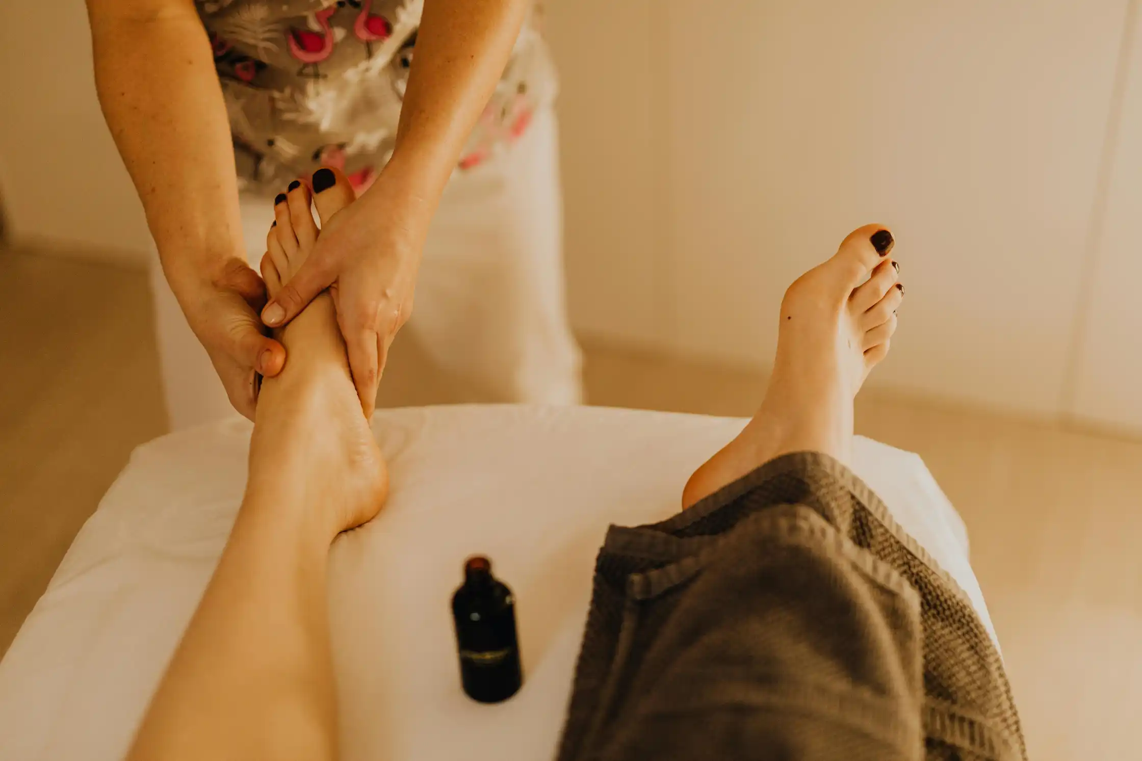 Dicas para prevenir rachaduras nos calcanhares