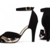 Scarpin Preto com Dourado Salto Fino 9 cm